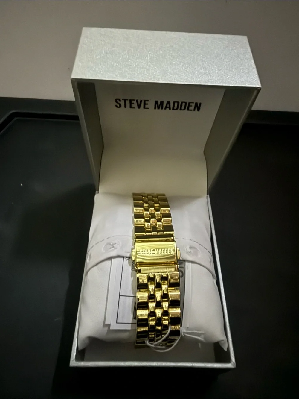 Steve Madden gold tone